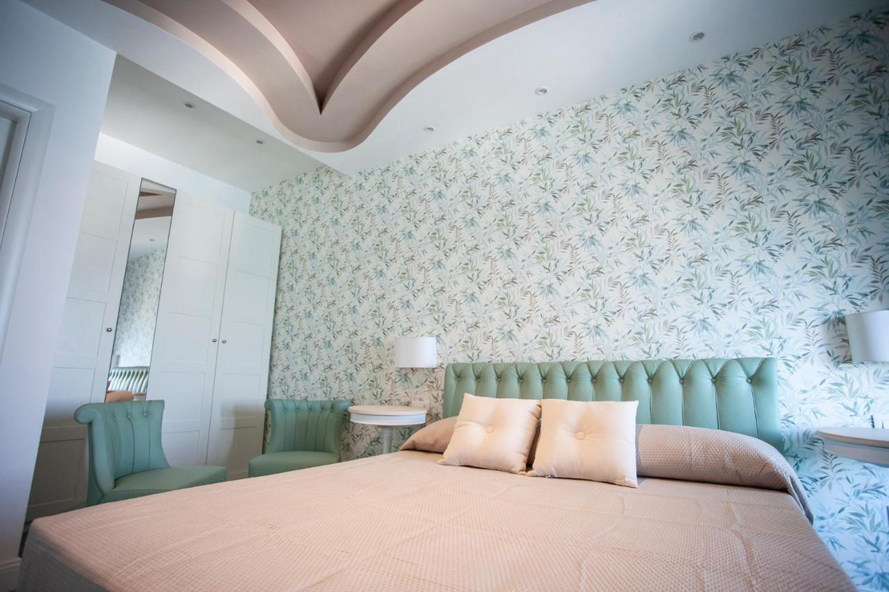 Отель Cavalieri D'Oro Luxury House Анцио Экстерьер фото