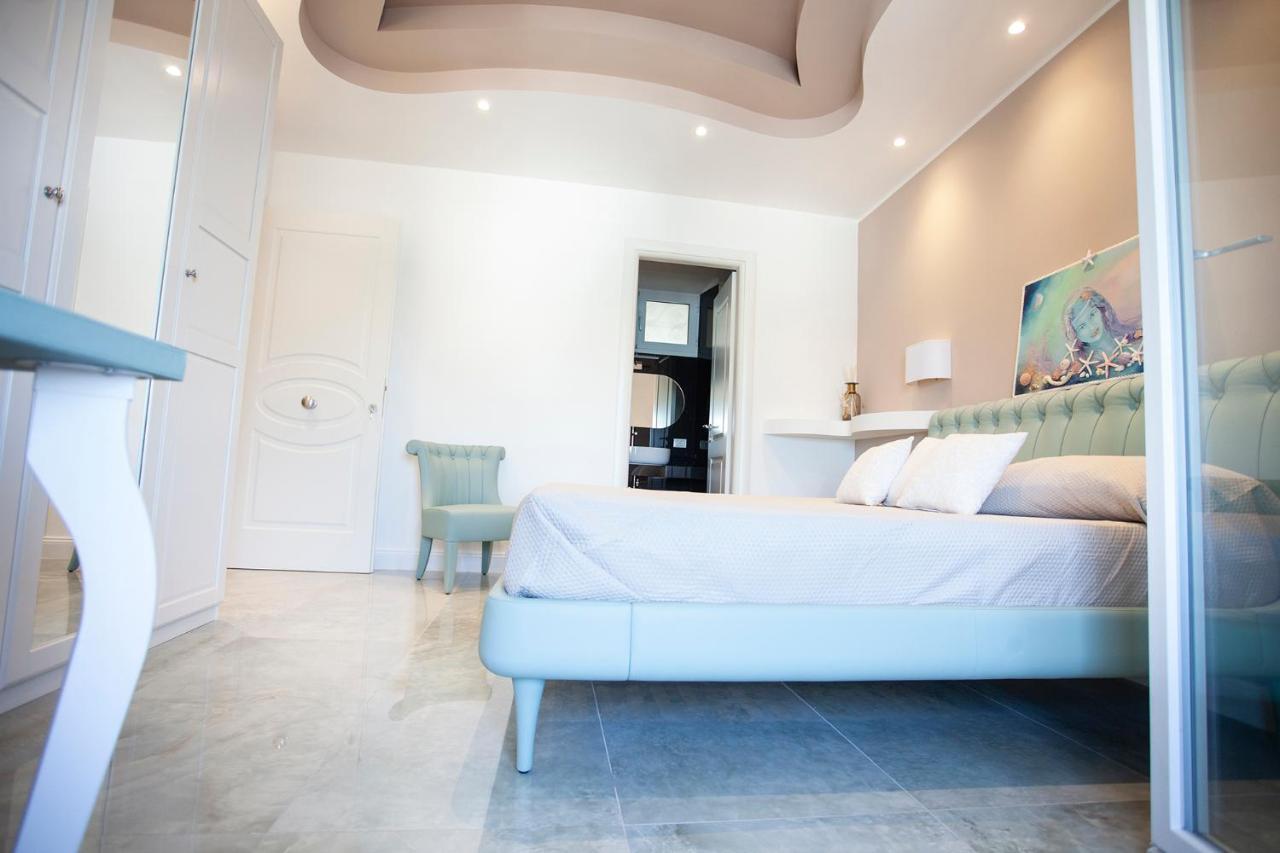 Отель Cavalieri D'Oro Luxury House Анцио Экстерьер фото