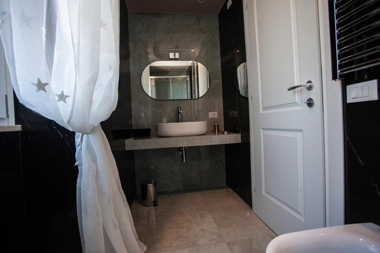 Отель Cavalieri D'Oro Luxury House Анцио Экстерьер фото