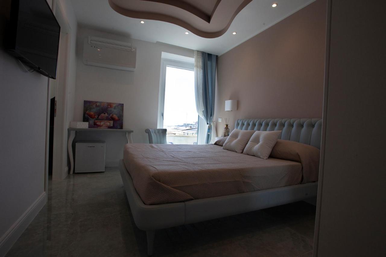 Отель Cavalieri D'Oro Luxury House Анцио Экстерьер фото