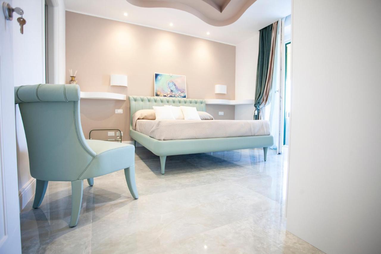 Отель Cavalieri D'Oro Luxury House Анцио Экстерьер фото