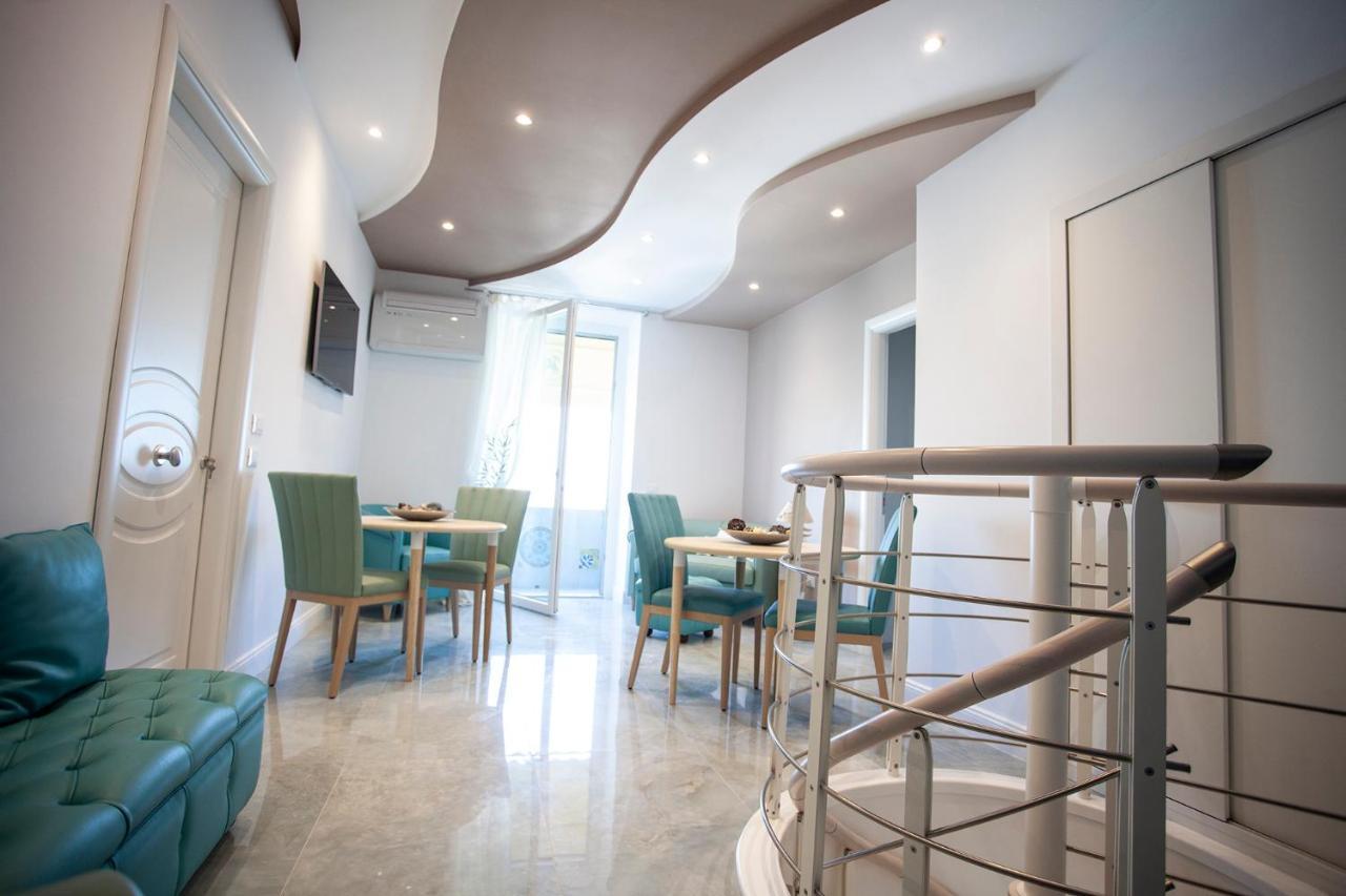 Отель Cavalieri D'Oro Luxury House Анцио Экстерьер фото