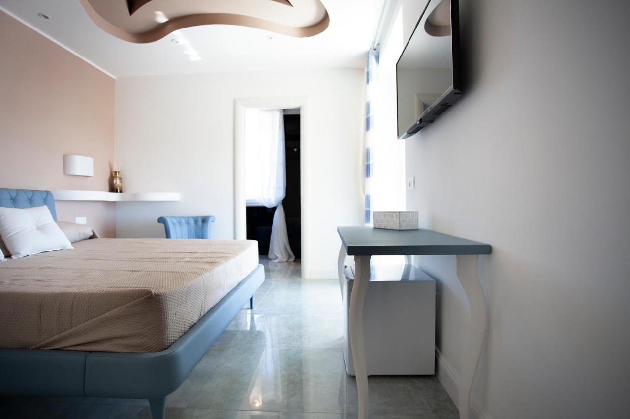 Отель Cavalieri D'Oro Luxury House Анцио Экстерьер фото