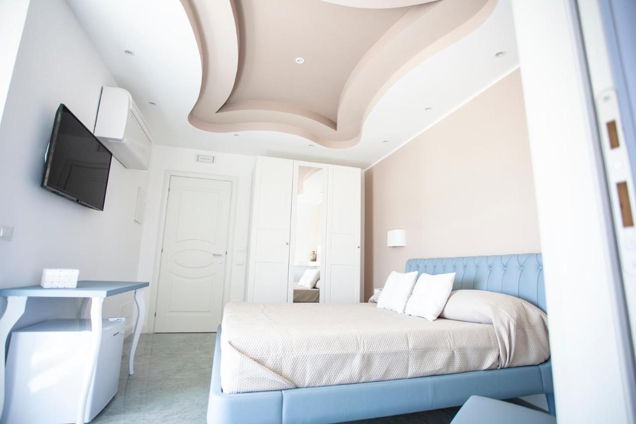 Отель Cavalieri D'Oro Luxury House Анцио Экстерьер фото
