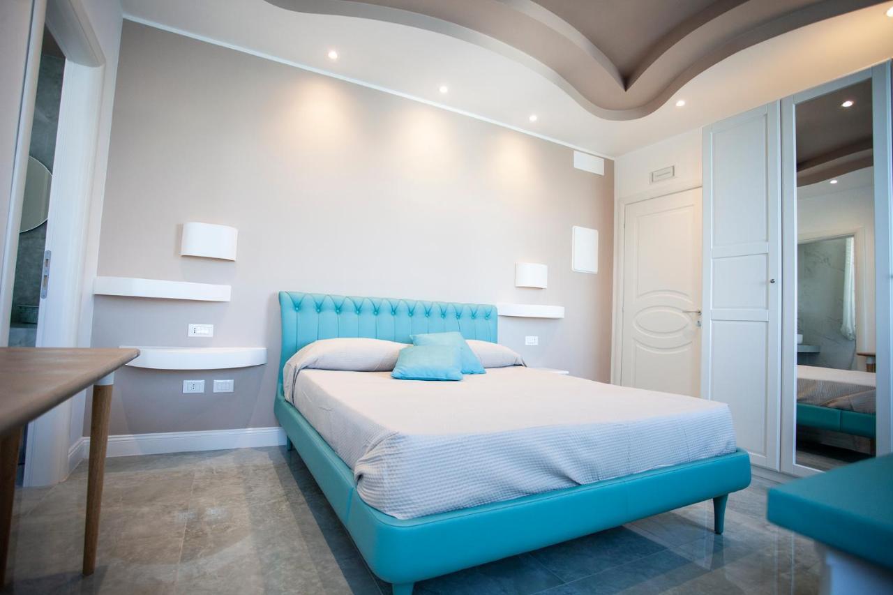 Отель Cavalieri D'Oro Luxury House Анцио Экстерьер фото