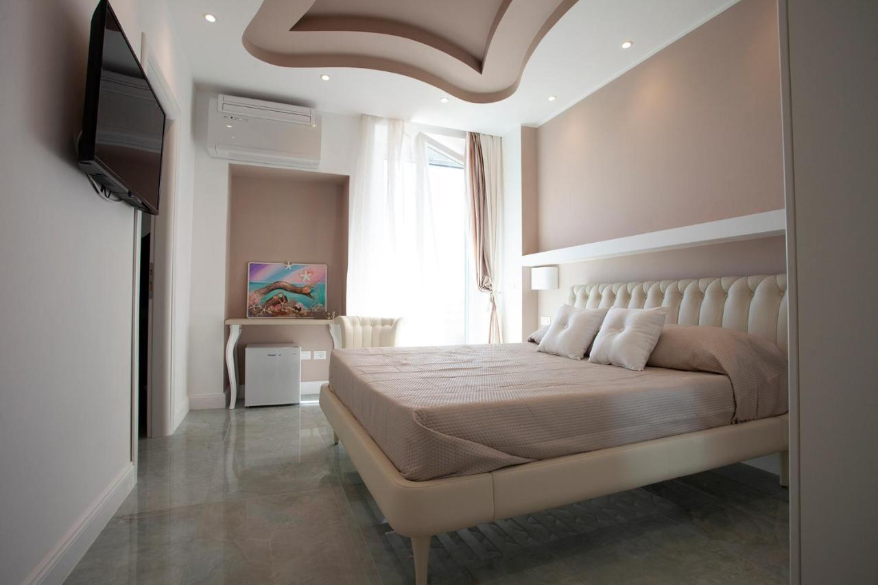 Отель Cavalieri D'Oro Luxury House Анцио Экстерьер фото