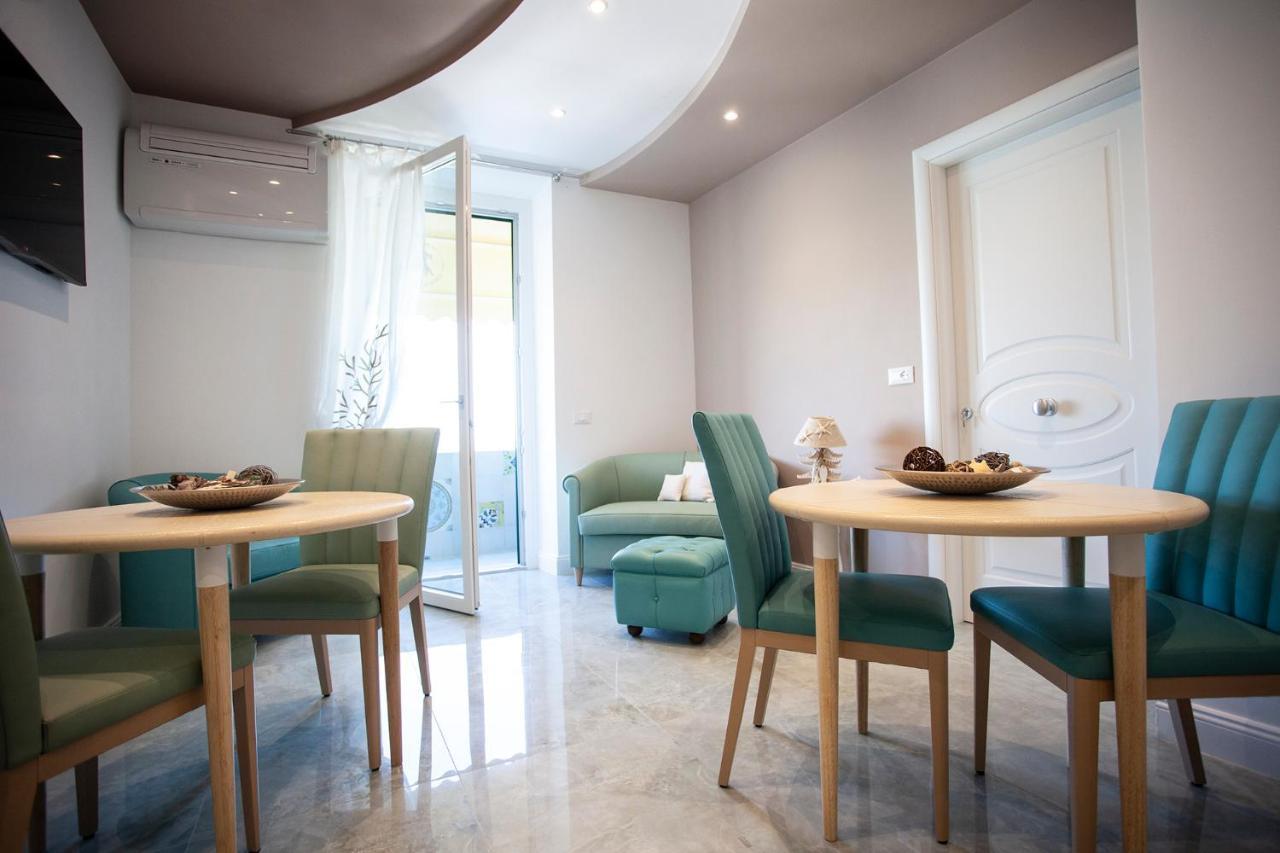 Отель Cavalieri D'Oro Luxury House Анцио Экстерьер фото