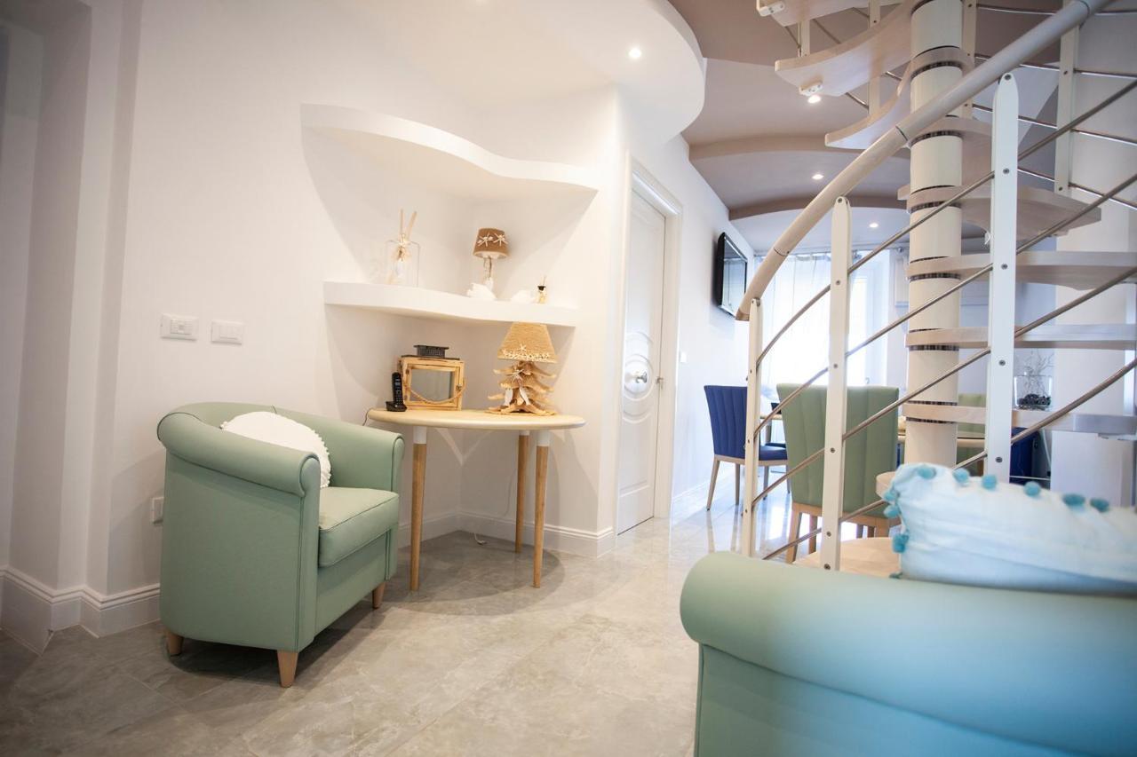 Отель Cavalieri D'Oro Luxury House Анцио Экстерьер фото