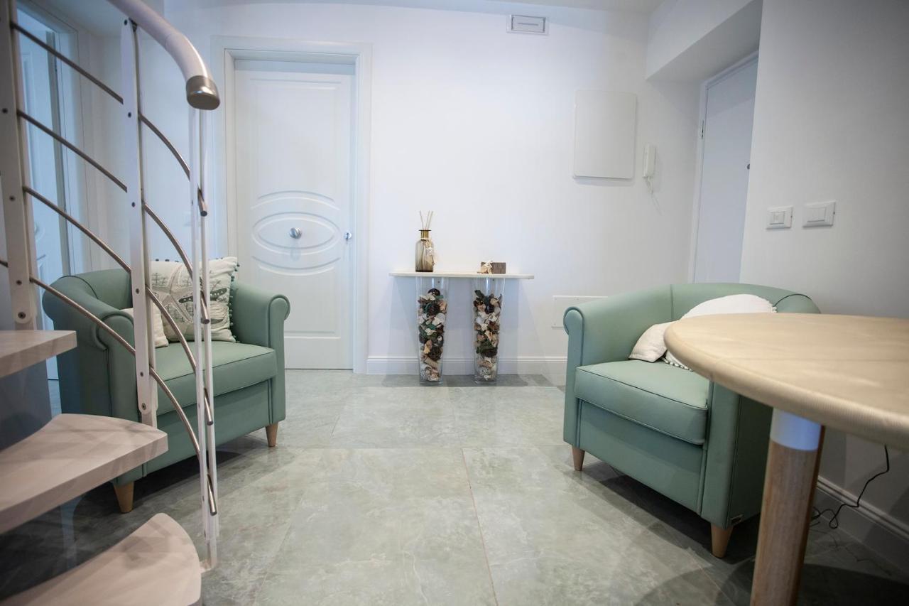 Отель Cavalieri D'Oro Luxury House Анцио Экстерьер фото