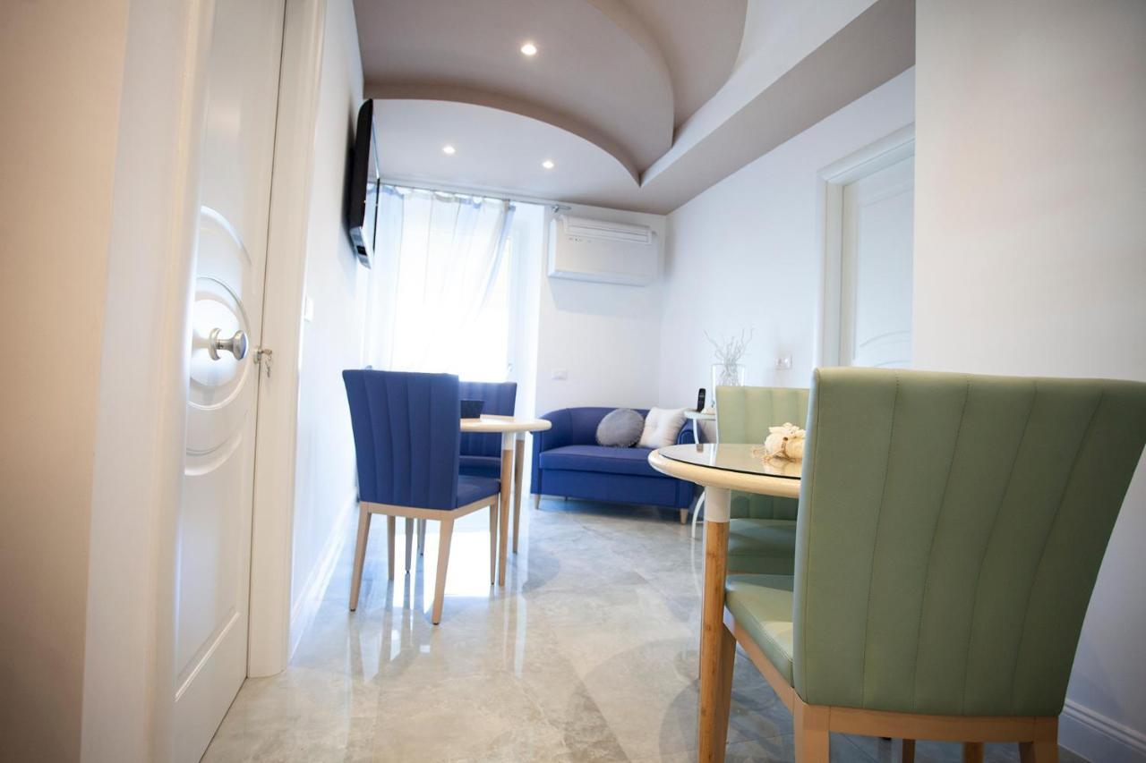 Отель Cavalieri D'Oro Luxury House Анцио Экстерьер фото