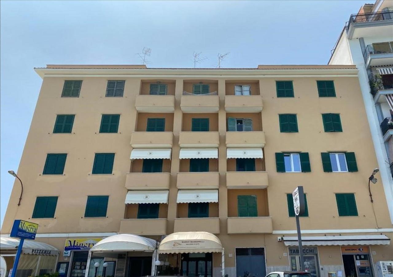 Отель Cavalieri D'Oro Luxury House Анцио Экстерьер фото
